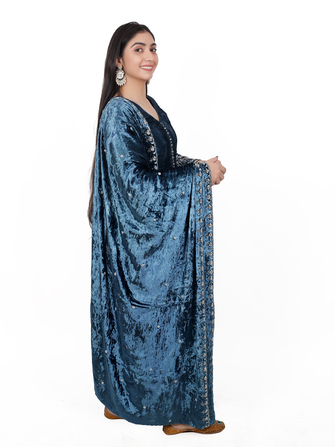 VELVET EMBROIDERED KURTA SET