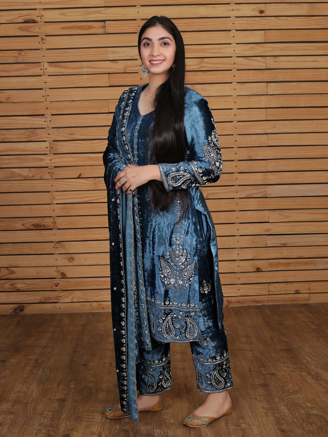 VELVET EMBROIDERED KURTA SET