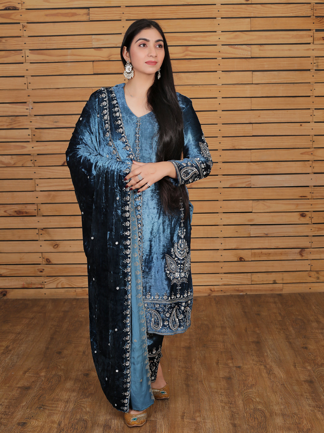 VELVET EMBROIDERED KURTA SET